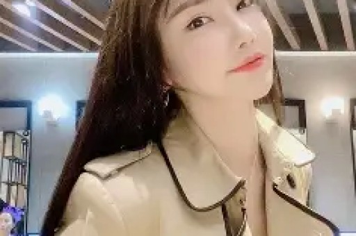 易易紫曝明星翻红后会耍大牌:红了之后就会耍大牌身边有很多 易易紫曝明星翻红后会耍大牌:红了之后就会耍大牌身边有很多